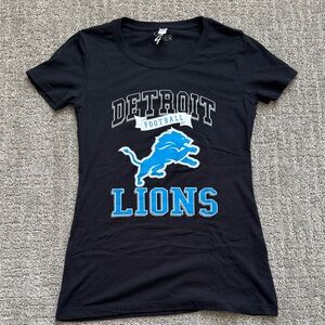 Detroit Lions Women's Black Tee